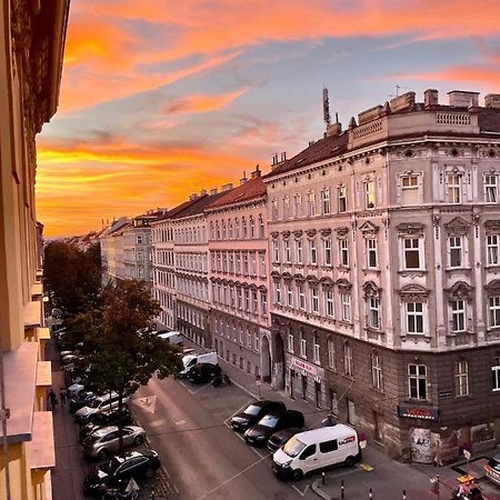 Trendy Apartment Near Schloss Schonbrunn Виена Екстериор снимка