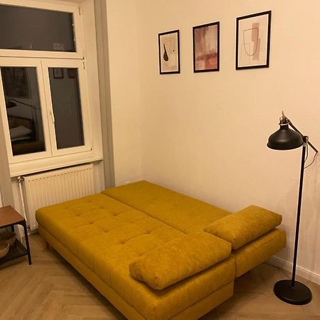 Trendy Apartment Near Schloss Schonbrunn Виена Екстериор снимка