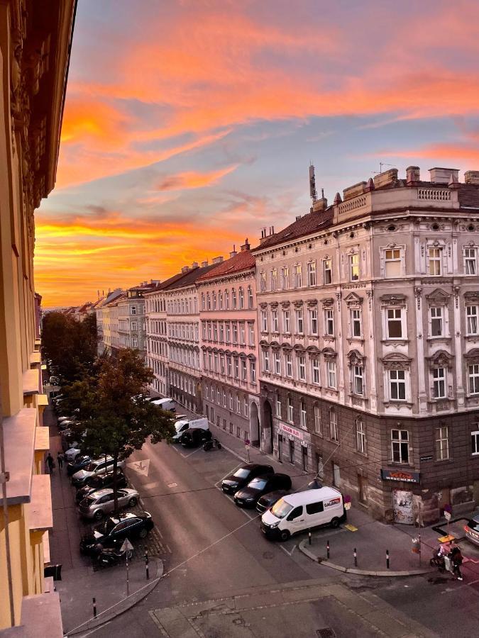 Trendy Apartment Near Schloss Schonbrunn Виена Екстериор снимка